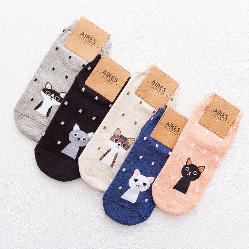 Three-dimensional cartoon animal cotton socks in various colors including grey, white, blue, and pink, featuring cat and bear designs.